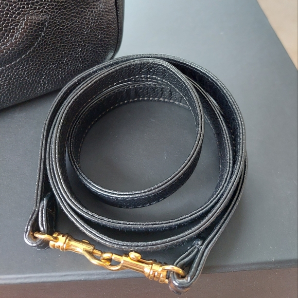 Chanel Vintage Vanity Zip Around Caviar - Picture 14 of 17